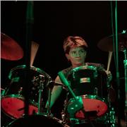 Scopri il tuo ritmo interiore! Lezioni personalizzate di batteria per tutti i livelli